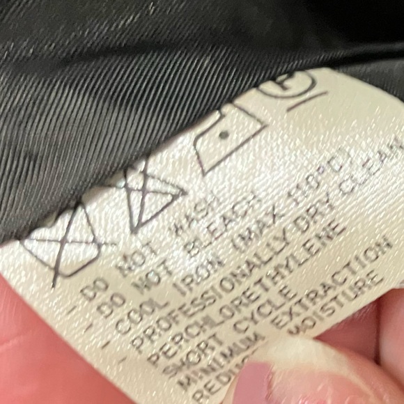 COOLEST vintage Ungaro Vest - Picture 6 of 6